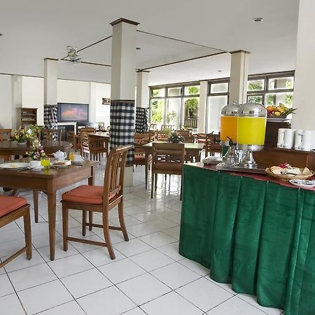 Hotel Ratna Кута Екстер'єр фото