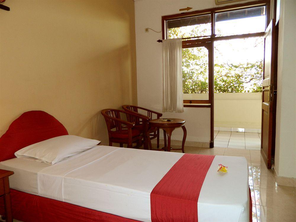Hotel Ratna Кута Екстер'єр фото