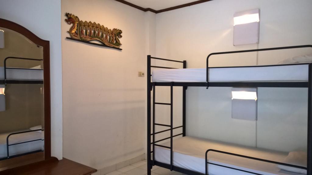 Hotel Ratna Кута Екстер'єр фото