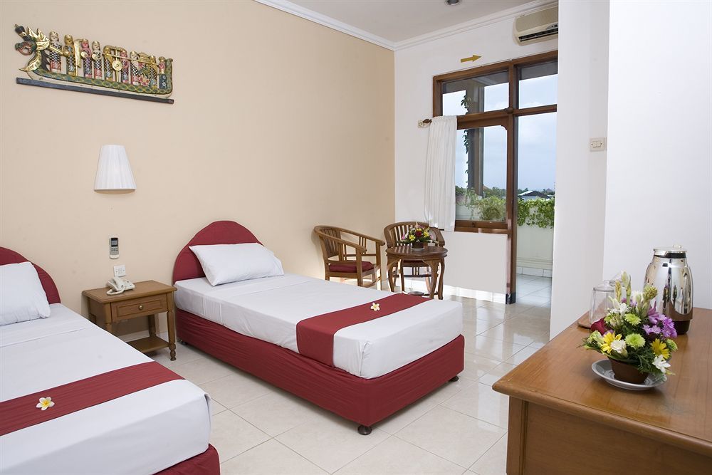 Hotel Ratna Кута Екстер'єр фото