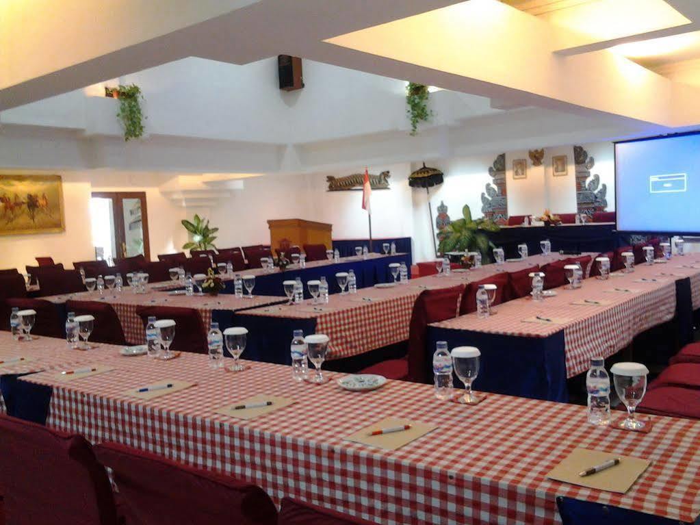 Hotel Ratna Кута Екстер'єр фото