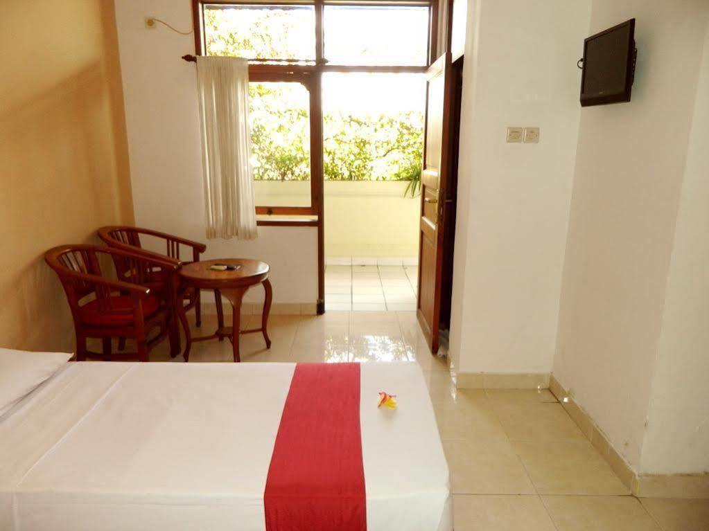 Hotel Ratna Кута Екстер'єр фото