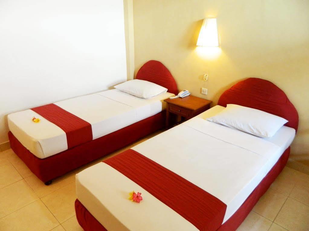 Hotel Ratna Кута Екстер'єр фото