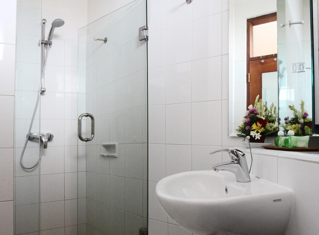 Hotel Ratna Кута Екстер'єр фото